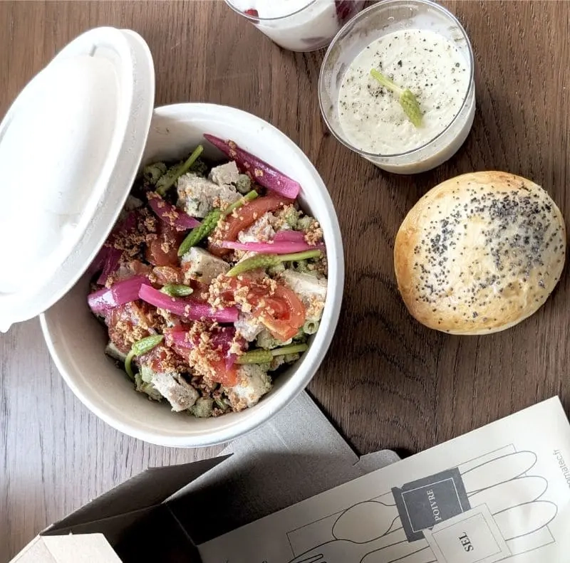 Box-repas-gourmande-poulet-legumes-et-dessert-Samcook-traiteur-IDF