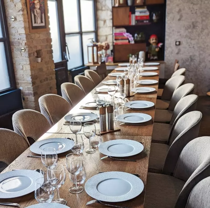 Table-dressee-reception-elegante-diner-prive-Samcook-traiteur-ID