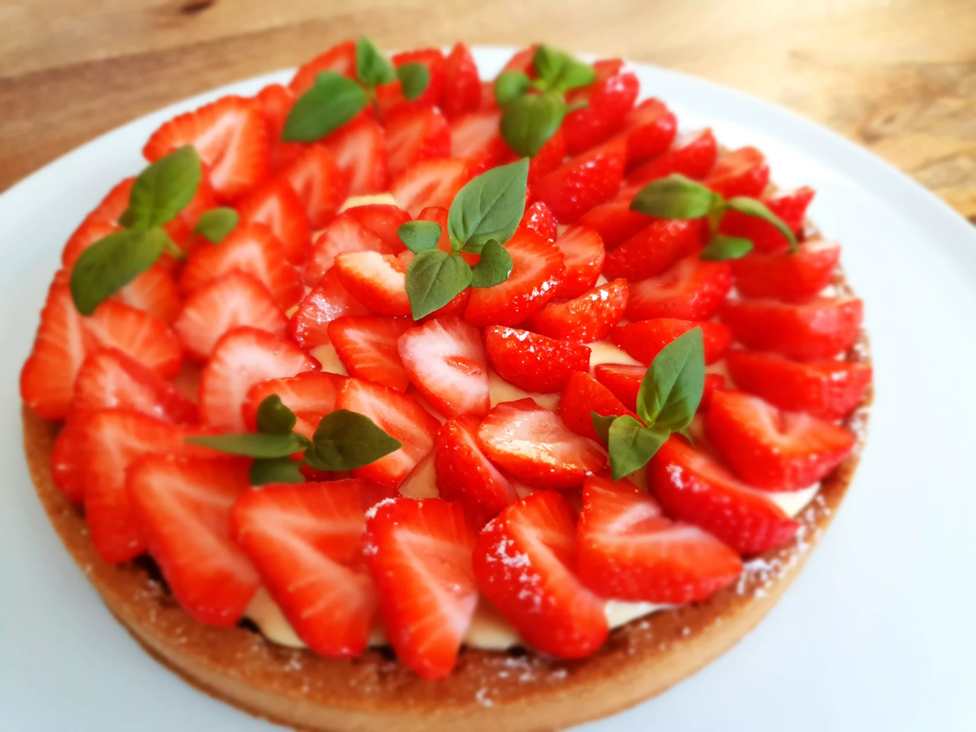 Tarte-aux-fraises-gourmande-basilic-Samcook-traiteur-IDF