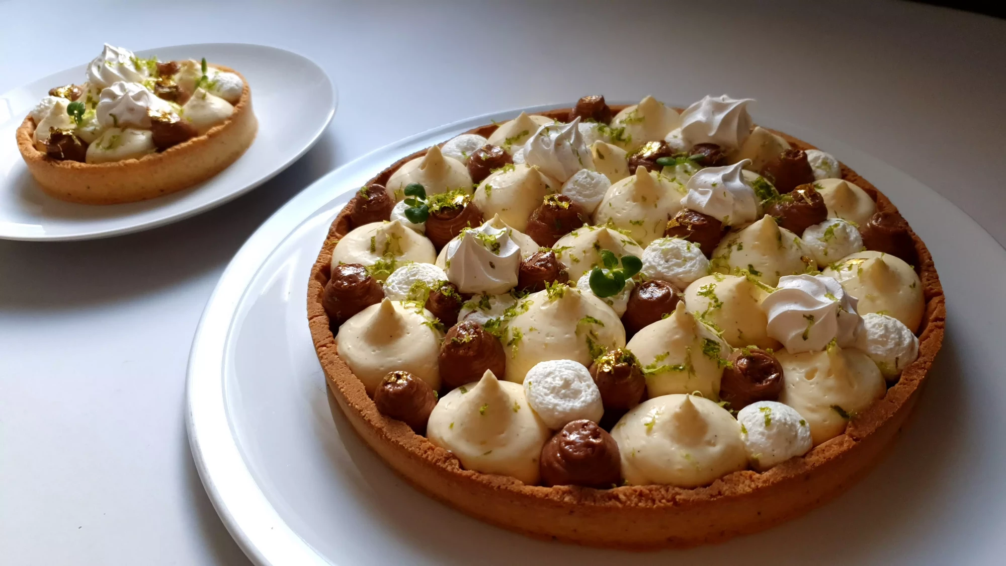 Tarte-gourmande-vanille-caramel-meringue-Samcook-traiteur-IDF
