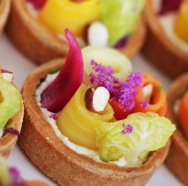 Tartelettes-vegetales-gourmandes-legumes-pickles-Samcook-traiteur-IDF
